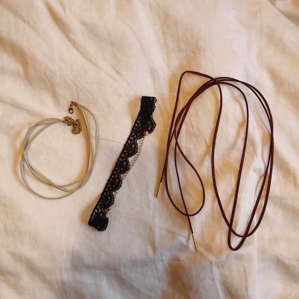 THREE CHOKERS